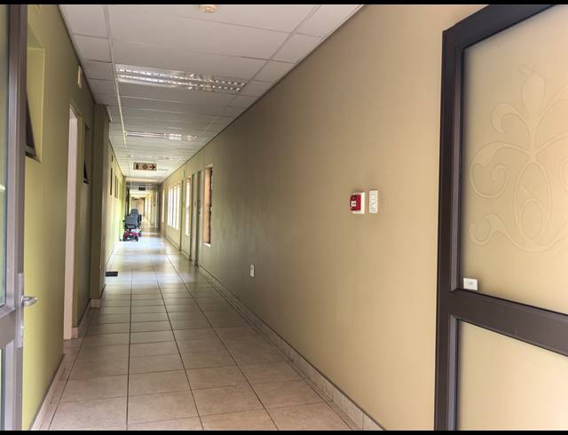 1 BEDROOM TOWNHOUSE FOR SALE IN OLIVEDALE